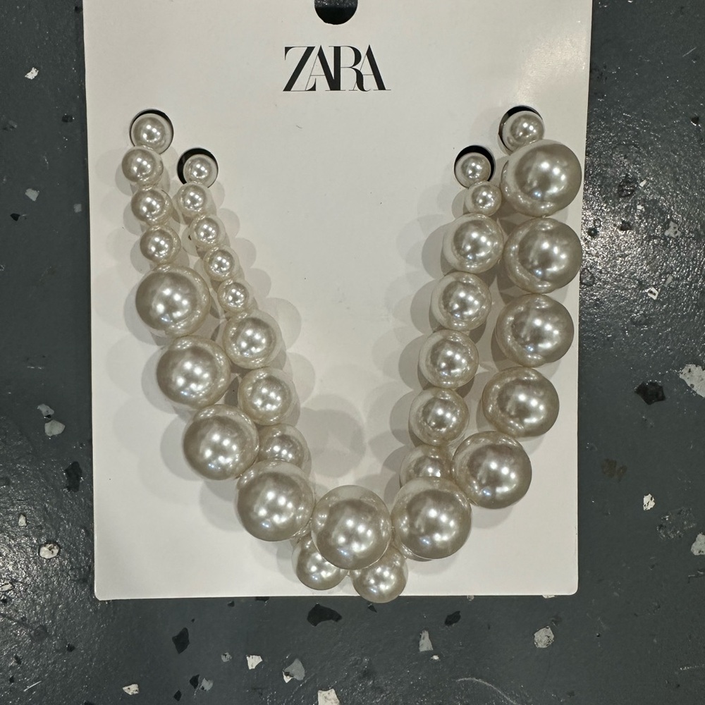 Zara Elegant Pearl Necklace